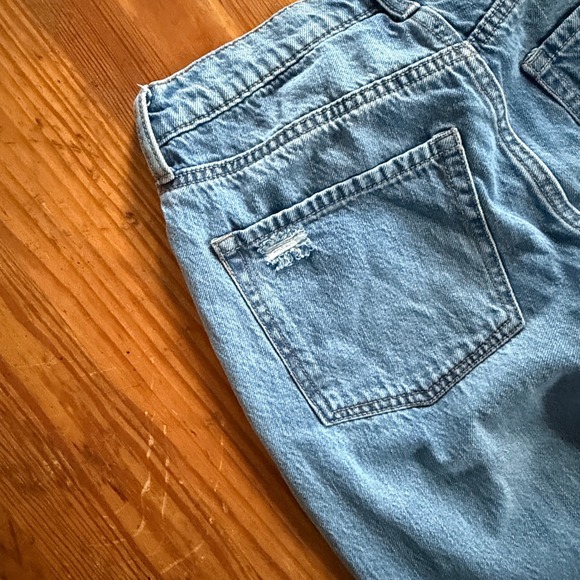 Aeropostale Mom Jeans Distressed Ripped Light Wash Denim Size‎ 4 - Picture 10 of 11